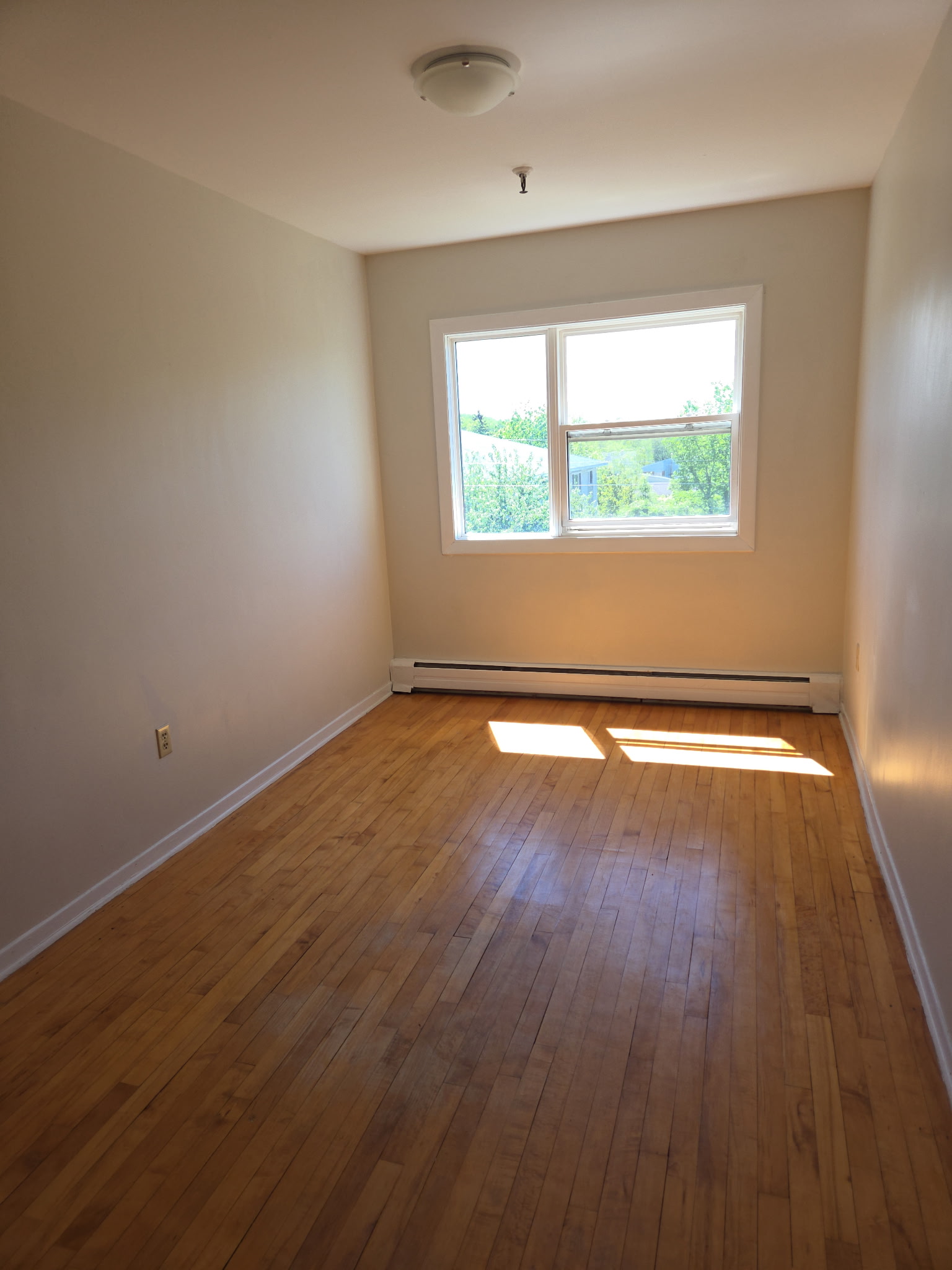 204 Pleasant Street - 407